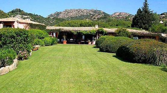 VILLAS EN LOCATIONS SUR LA COSTA SMERALDA